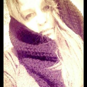 Meet your Posher, Candy